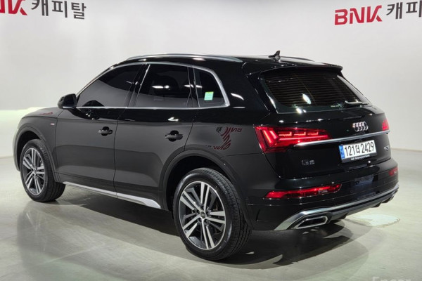 2023 Audi Q5 с пробегом 22 833 км