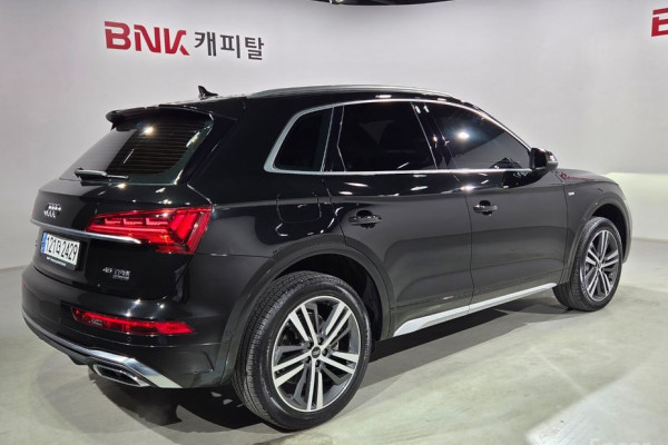 2023 Audi Q5 с пробегом 22 833 км