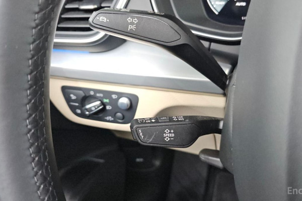 2023 Audi Q5 с пробегом 28 032 км