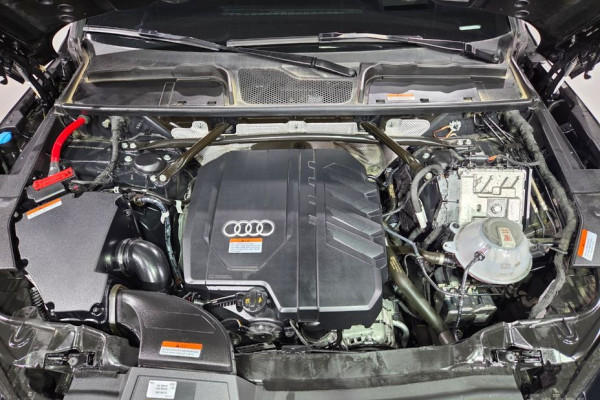 2023 Audi Q5 с пробегом 22 833 км