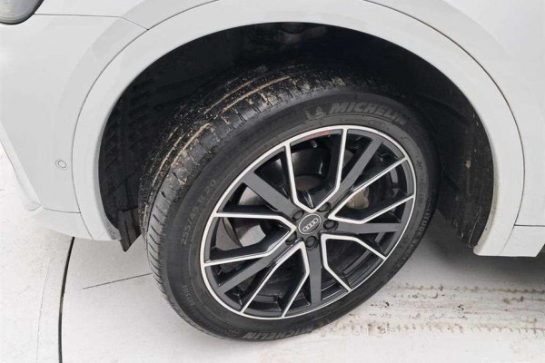 2023 Audi Q5 с пробегом 77 038 км