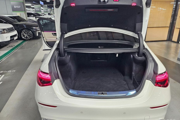 2023 Mercedes-Benz S-Класс с пробегом 50 000 км