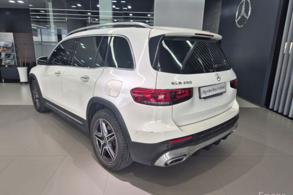 2023 Mercedes-Benz GLB с пробегом 17 197 км