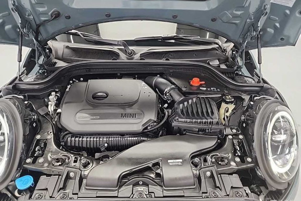 2023 Mini  с пробегом 28 016 км