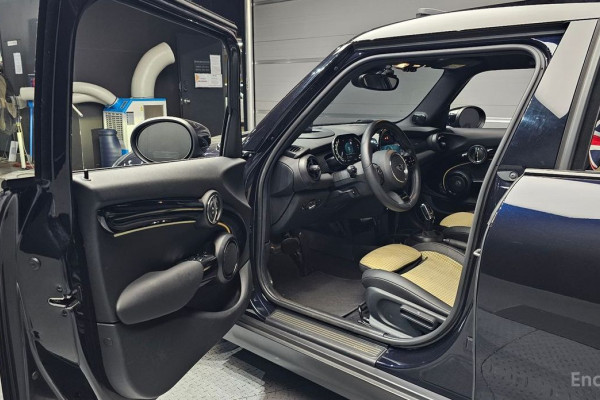 2023 Mini  с пробегом 24 350 км