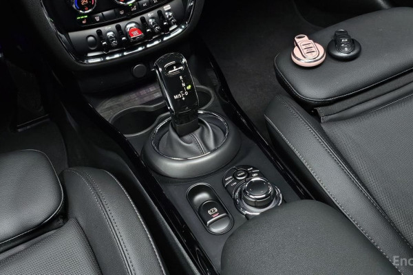 2023 Mini Clubman с пробегом 34 349 км