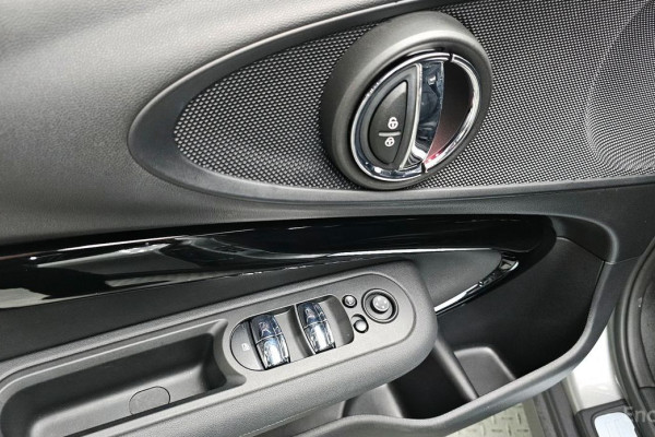 2023 Mini Clubman с пробегом 35 845 км