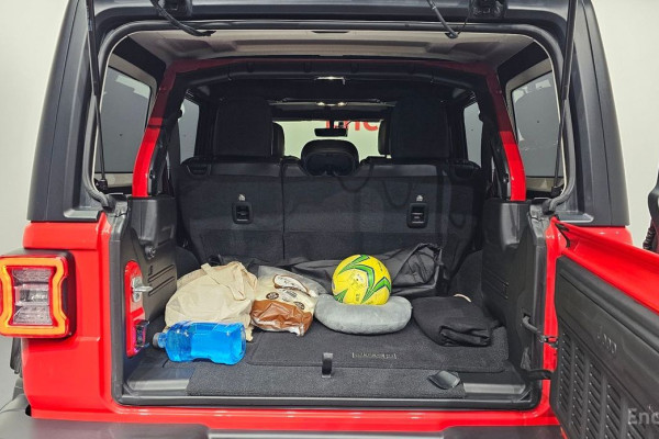 2022 Jeep Wrangler с пробегом 13 595 км