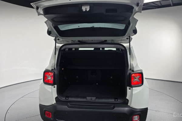 2022 Jeep Renegade с пробегом 22 702 км