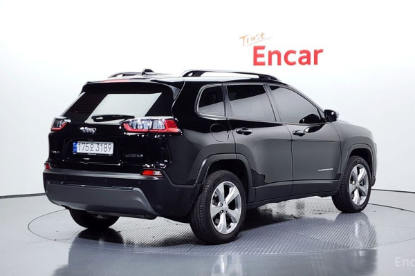 2022 Jeep Cherokee с пробегом 73 341 км