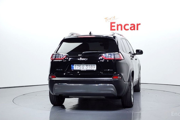 2022 Jeep Cherokee с пробегом 73 341 км