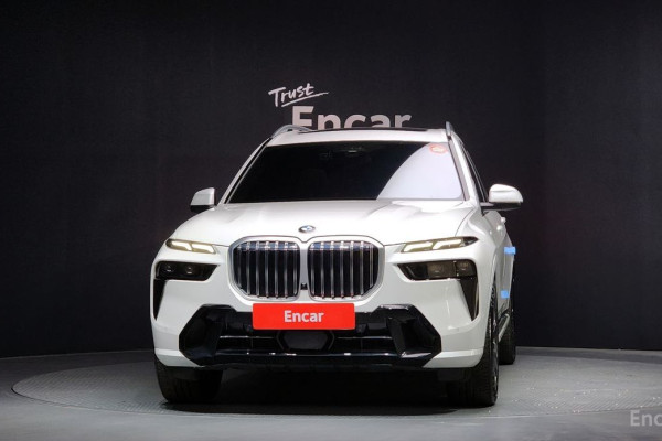 2023 BMW X7 с пробегом 22 943 км