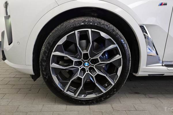 2023 BMW X7 с пробегом 22 943 км