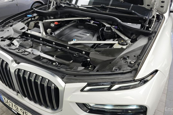 2023 BMW X7 с пробегом 22 943 км