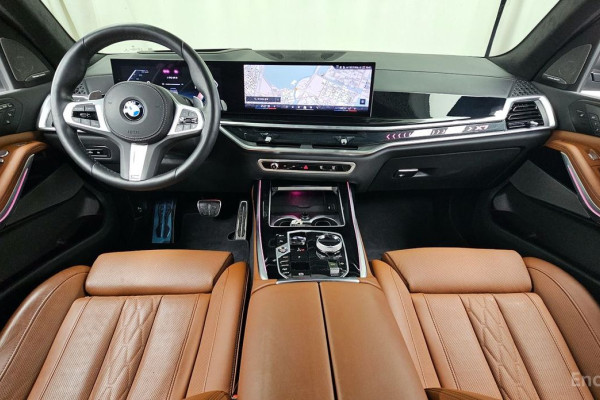 2023 BMW X7 с пробегом 22 943 км