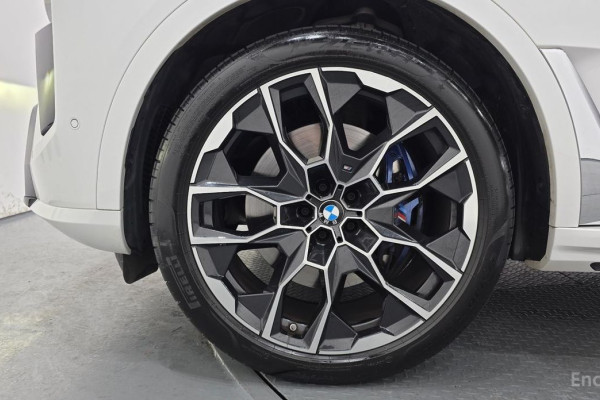 2023 BMW X7 с пробегом 23 501 км