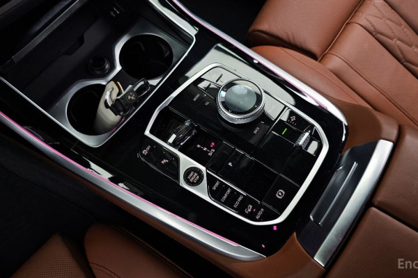 2023 BMW X7 с пробегом 22 943 км