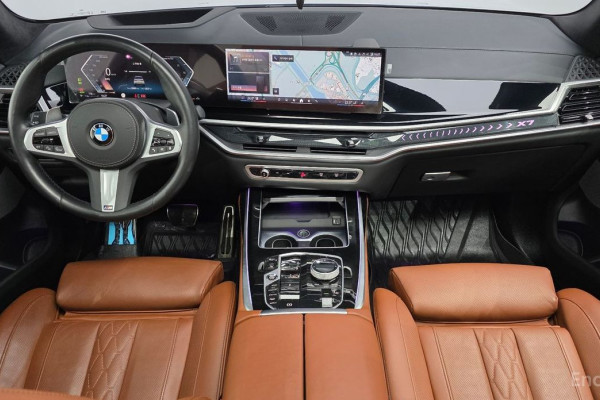 2023 BMW X7 с пробегом 23 501 км