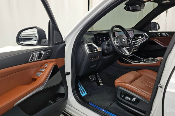 2023 BMW X7 с пробегом 22 943 км