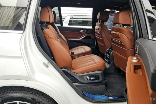 2023 BMW X7 с пробегом 22 943 км