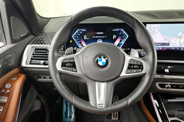 2023 BMW X7 с пробегом 22 943 км