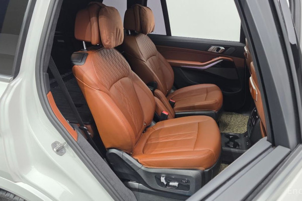 2023 BMW X7 с пробегом 23 501 км