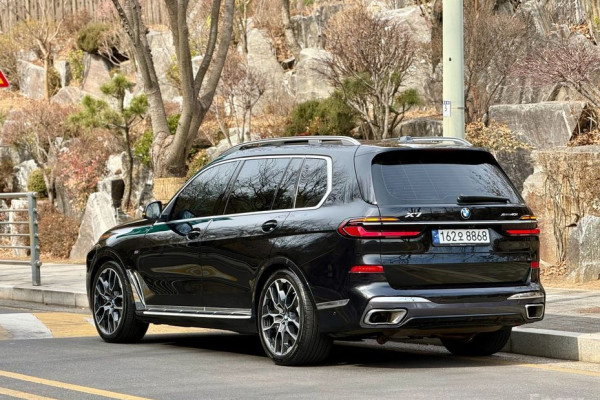 2023 BMW X7 с пробегом 69 581 км