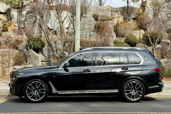 2023 BMW X7 с пробегом 69 581 км
