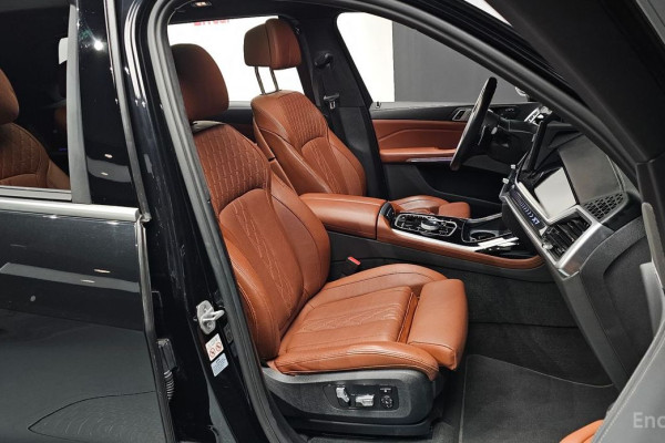 2023 BMW X7 с пробегом 66 289 км