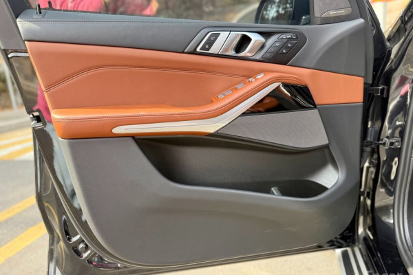 2023 BMW X7 с пробегом 69 581 км