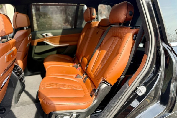 2023 BMW X7 с пробегом 69 581 км