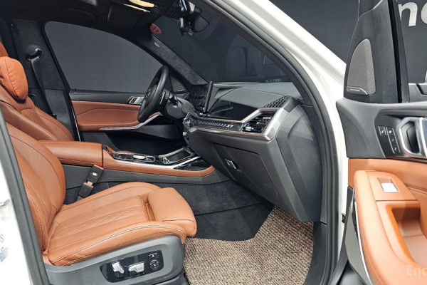 2023 BMW X7 с пробегом 13 381 км