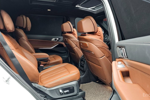 2023 BMW X7 с пробегом 13 381 км