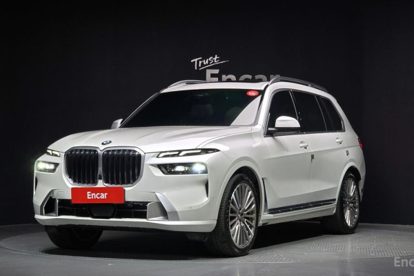 2023 BMW X7 с пробегом 30 828 км