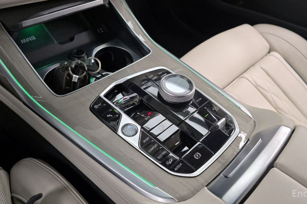 2023 BMW X7 с пробегом 30 828 км