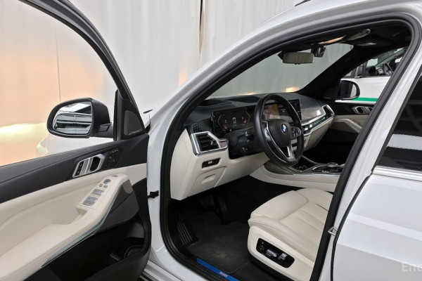 2023 BMW X7 с пробегом 30 828 км