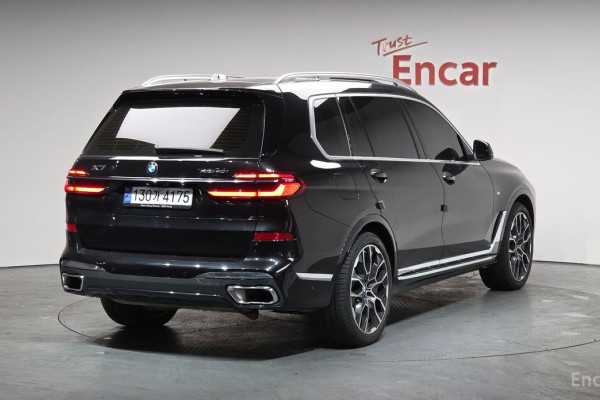 2023 BMW X7 с пробегом 40 095 км