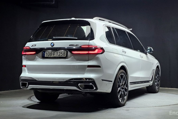 2023 BMW X7 с пробегом 22 029 км
