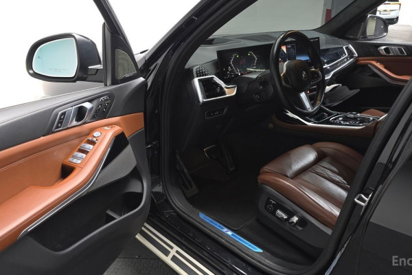 2023 BMW X7 с пробегом 40 095 км
