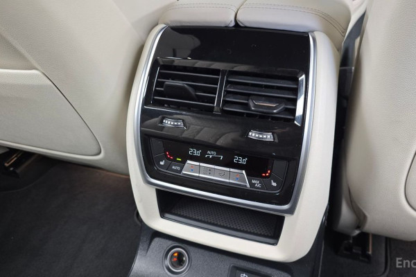 2023 BMW X7 с пробегом 30 828 км