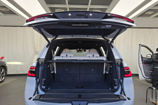 2023 BMW X7 с пробегом 30 828 км