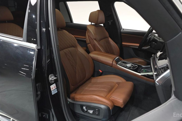 2023 BMW X7 с пробегом 40 095 км