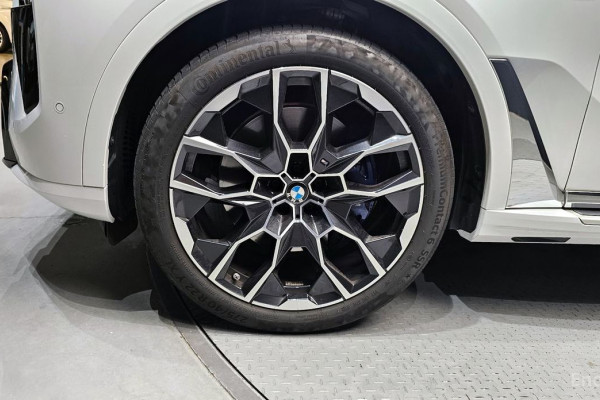 2023 BMW X7 с пробегом 22 029 км