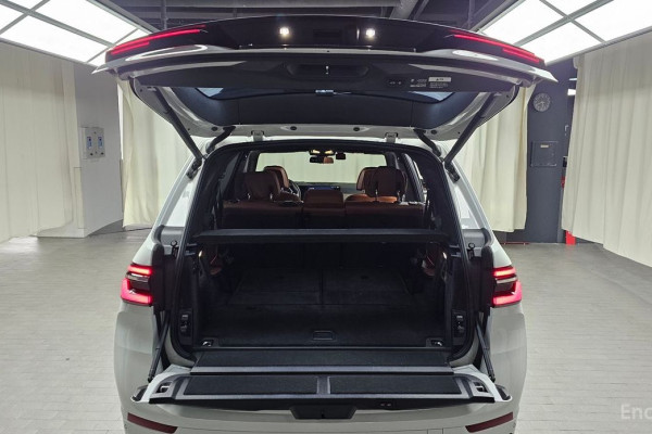 2023 BMW X7 с пробегом 25 612 км