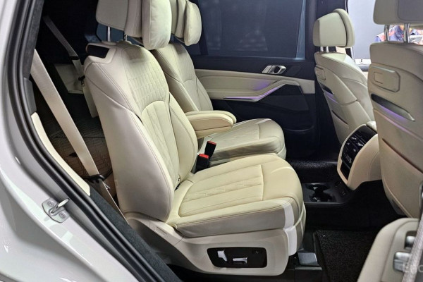 2023 BMW X7 с пробегом 22 029 км