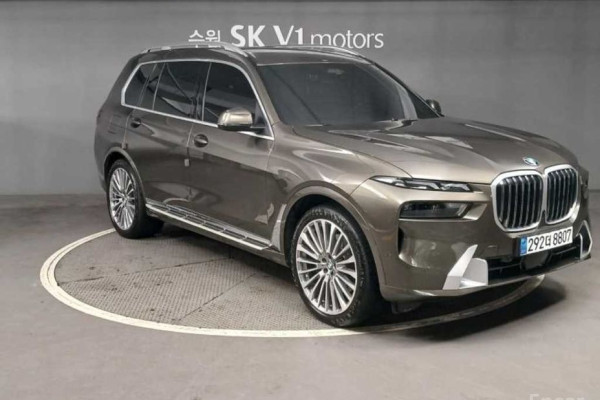 2023 BMW X7 с пробегом 40 988 км
