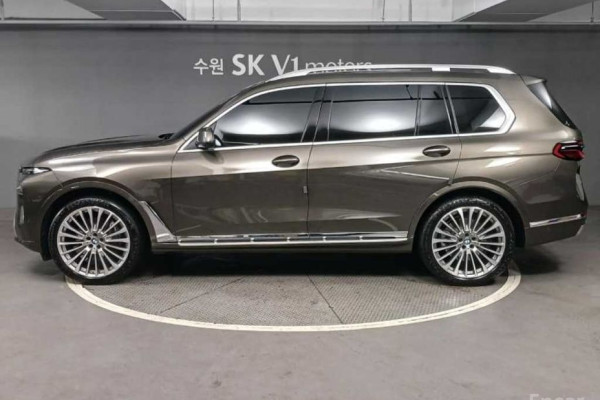 2023 BMW X7 с пробегом 40 988 км
