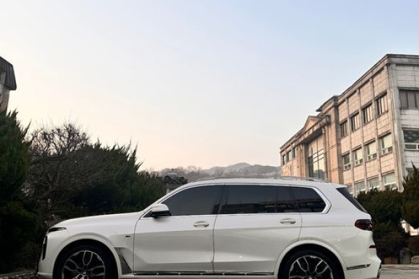 2023 BMW X7 с пробегом 54 622 км