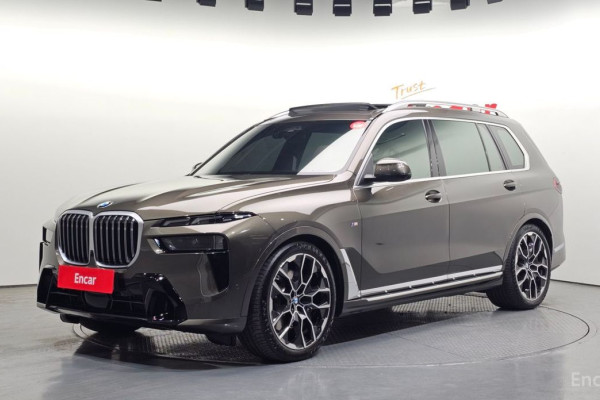 2023 BMW X7 с пробегом 23 163 км