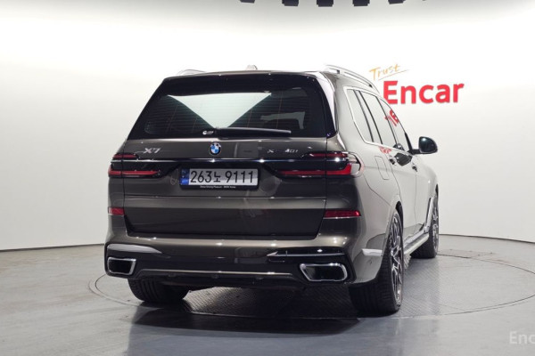 2023 BMW X7 с пробегом 23 163 км